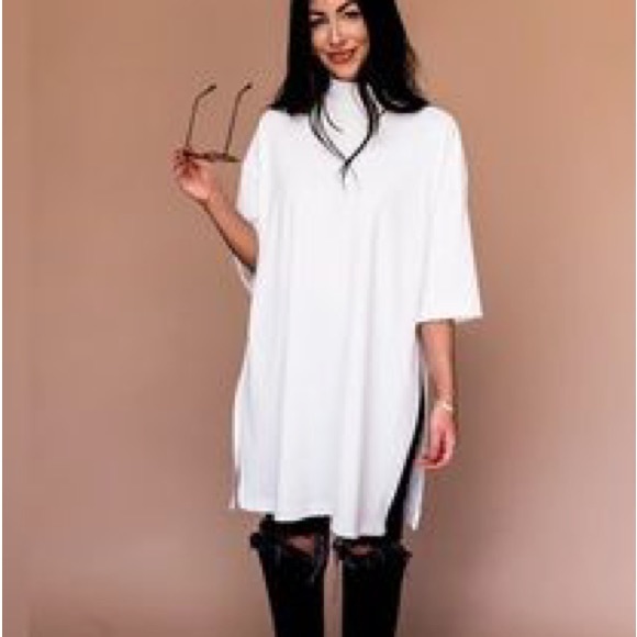 Dressed In LALA- Sold Out- Icon Mock Neck WHITE Top SIZE Medium - Picture 2 of 7